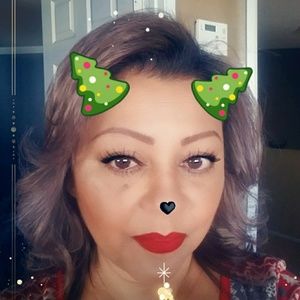 Meet your Posher, Leticia